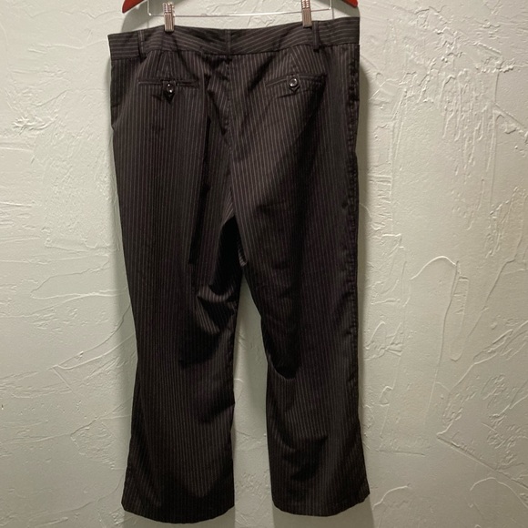 Miss Bison
17 Black Pinstripe Pants
Ankle length - Picture 3 of 5